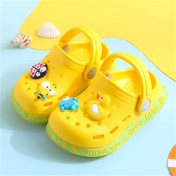 Летни детски чехли, сладки нескользящие сандали с мека подметка, обувки с дупки мультяшными