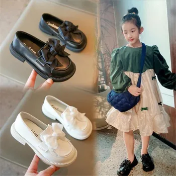Сезон: пролет-лято, нова стилни обувки без закопчалка за едно малко момиче с хубав нос, без връзване, на равна подметка, детски ежедневни устойчива на плъзгане обувки с мека подметка