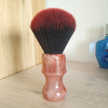 Dscosmetic пискюл за бръснене, изработени от синтетична коса с червен връх 26 мм, дръжка от смола