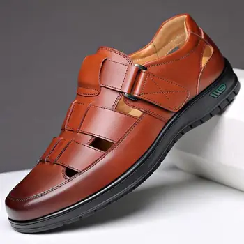 Нова мъжки обувки, Дишаща Сандали от изкуствена кожа с дупки, Нескользящая Обувки на равна Подметка, Модерен Дизайнерски Ръчно изработени обувки, Мъжки обувки 2023